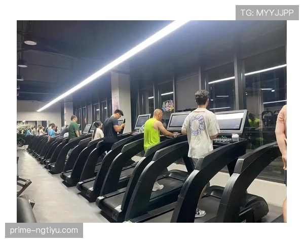 杨千霖这训练强度，凌晨四点健身房打卡是日常？